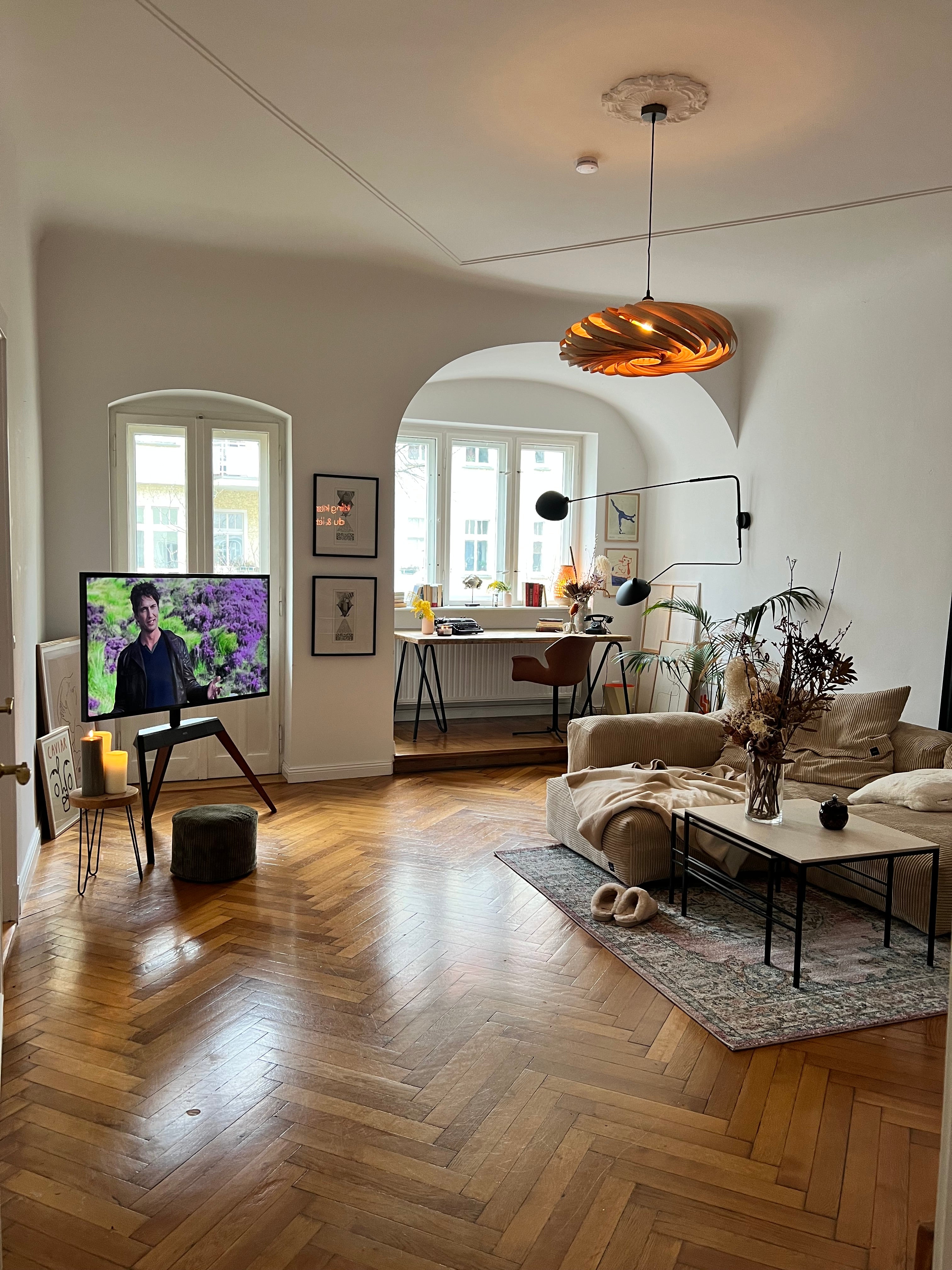 platzsparender tv standfuß