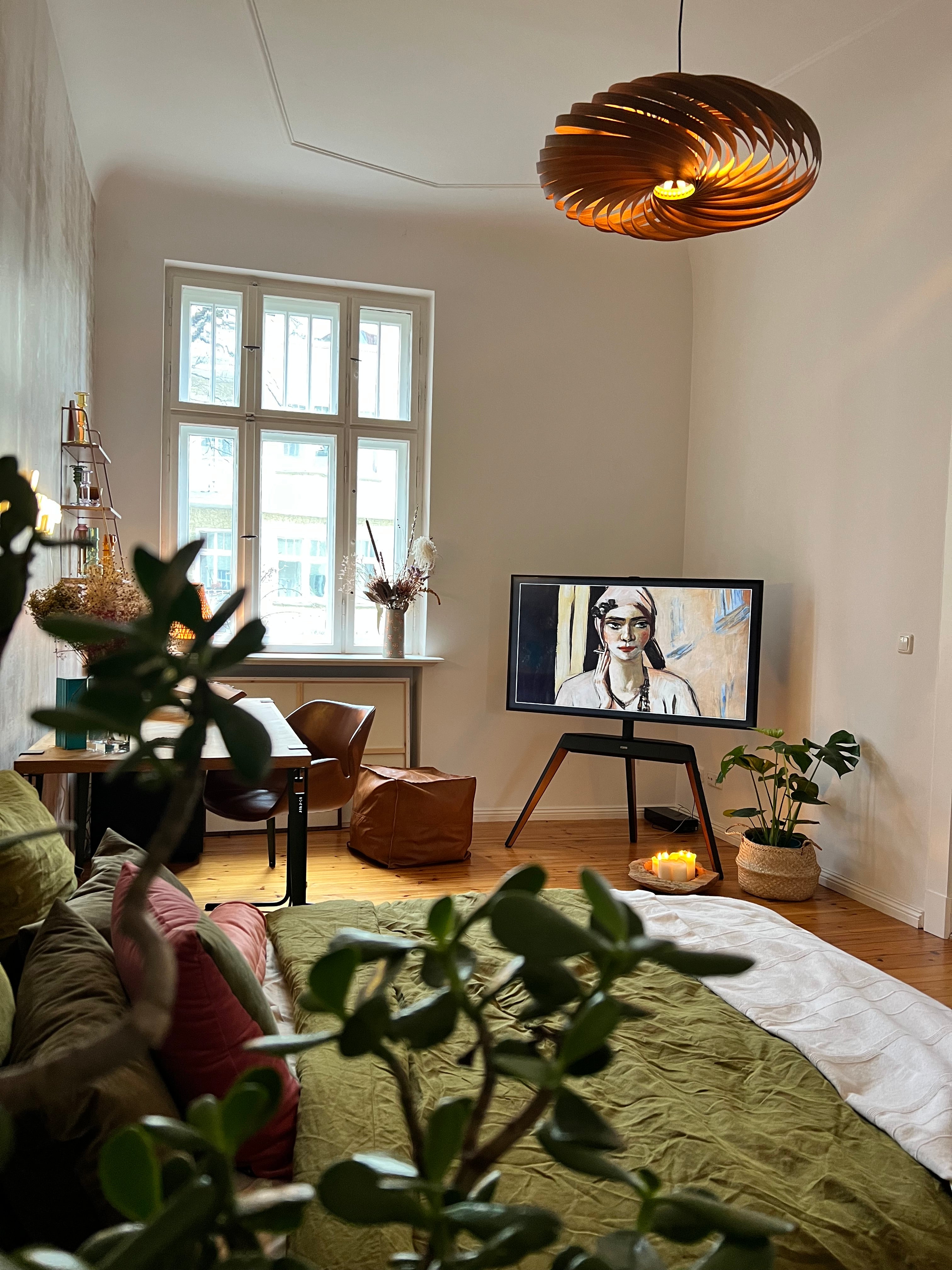 fernsehständer in der Ecke